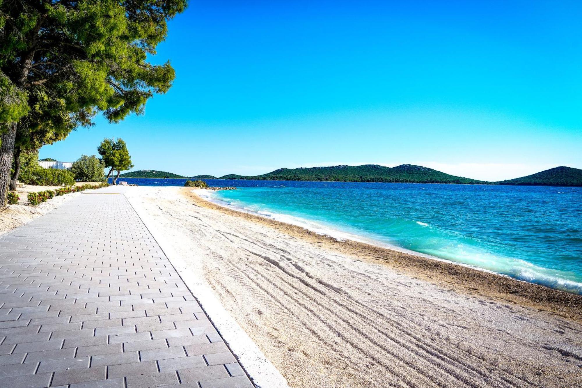 Buqez Eco Resort - Beach Villa 28 - Directly By Beach Drage Dış mekan fotoğraf