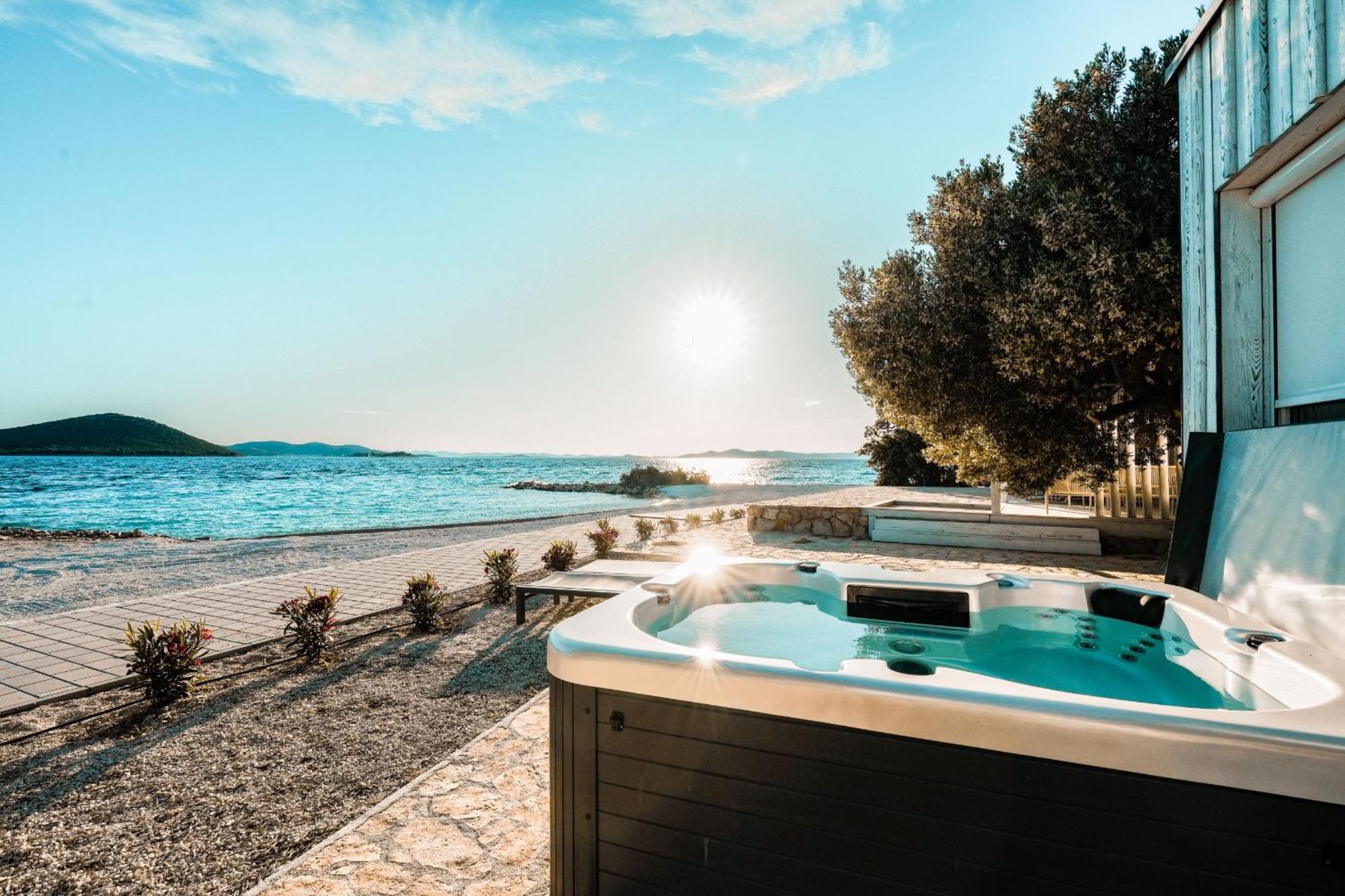 Buqez Eco Resort - Beach Villa 28 - Directly By Beach Drage Dış mekan fotoğraf